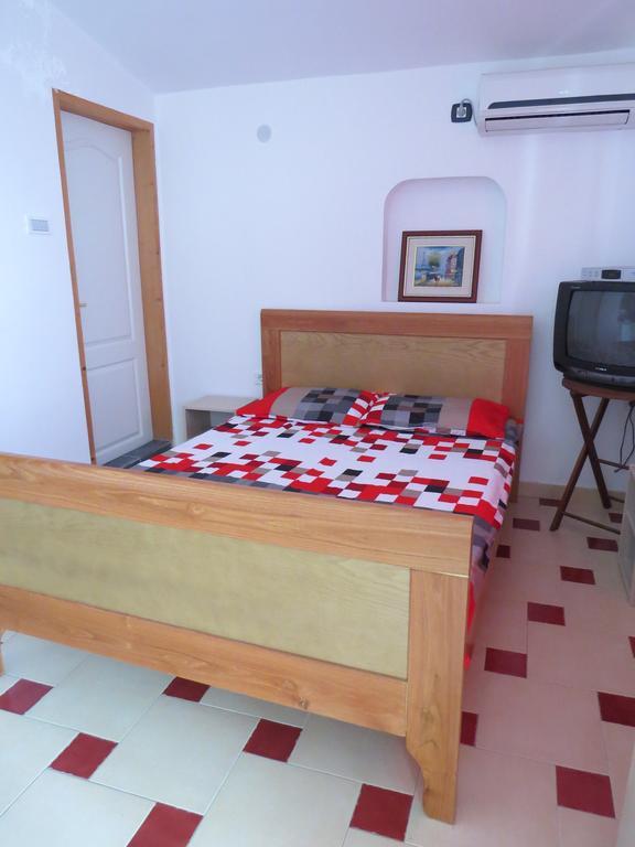 Apartments Volaric Sutomore Exterior photo