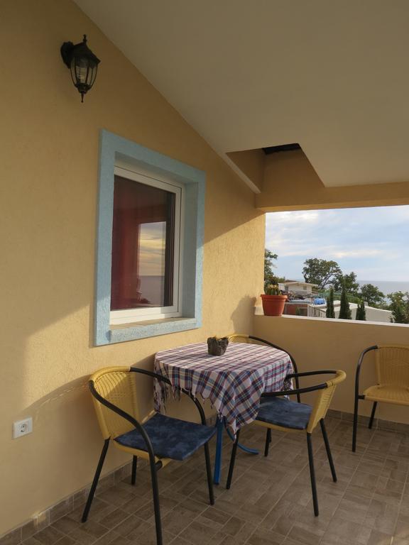 Apartments Volaric Sutomore Exterior photo