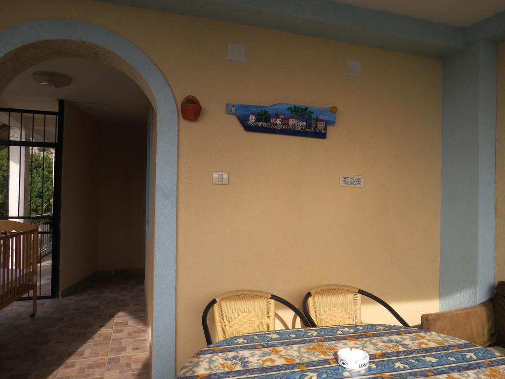 Apartments Volaric Sutomore Exterior photo